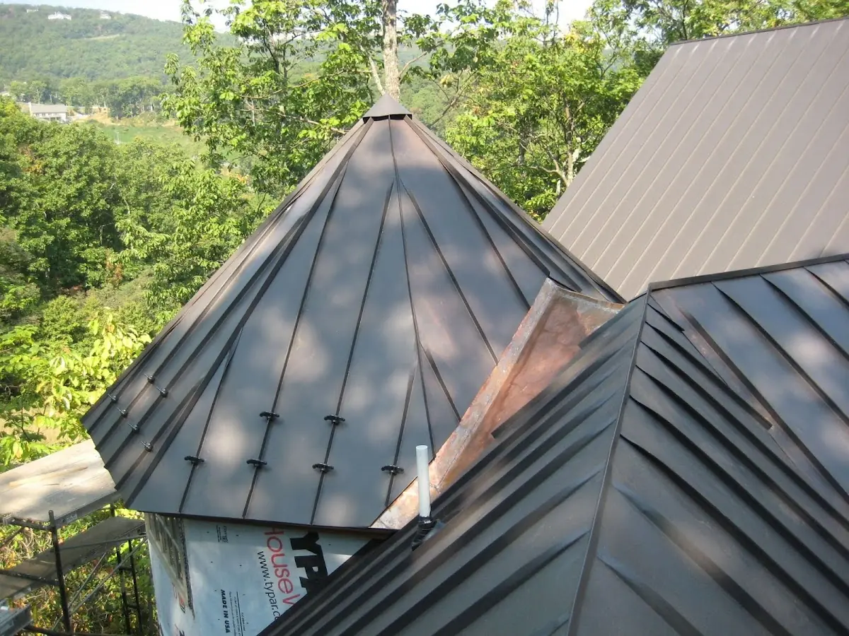 Professional Gutter Cleaning by Craftsman Roofing in Upper Forni